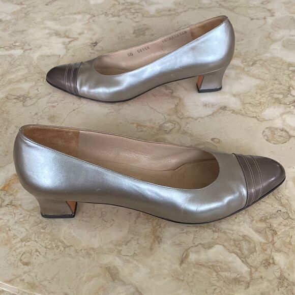 Vintage Salvatore Ferragamo Metallic Silver & Bronze Leather Court Shoes - Picture 8 of 14